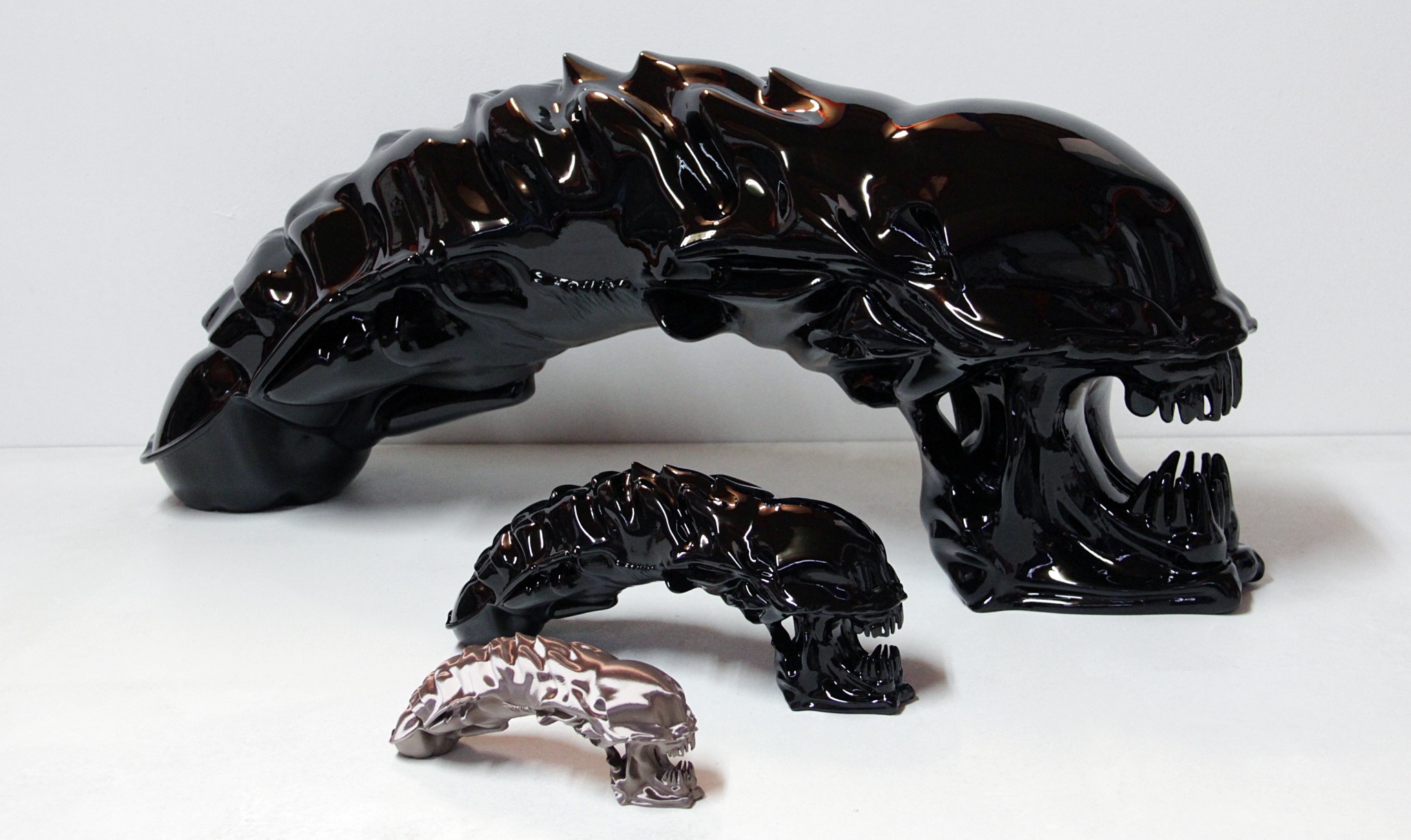 Tres prototipos terminados del Alien fabricados en diferentes tamaños